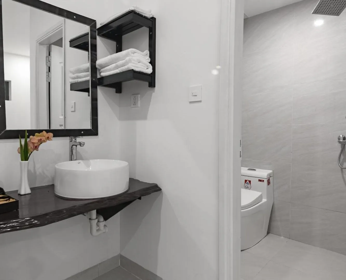 Vooc Signature Hotel Хойан