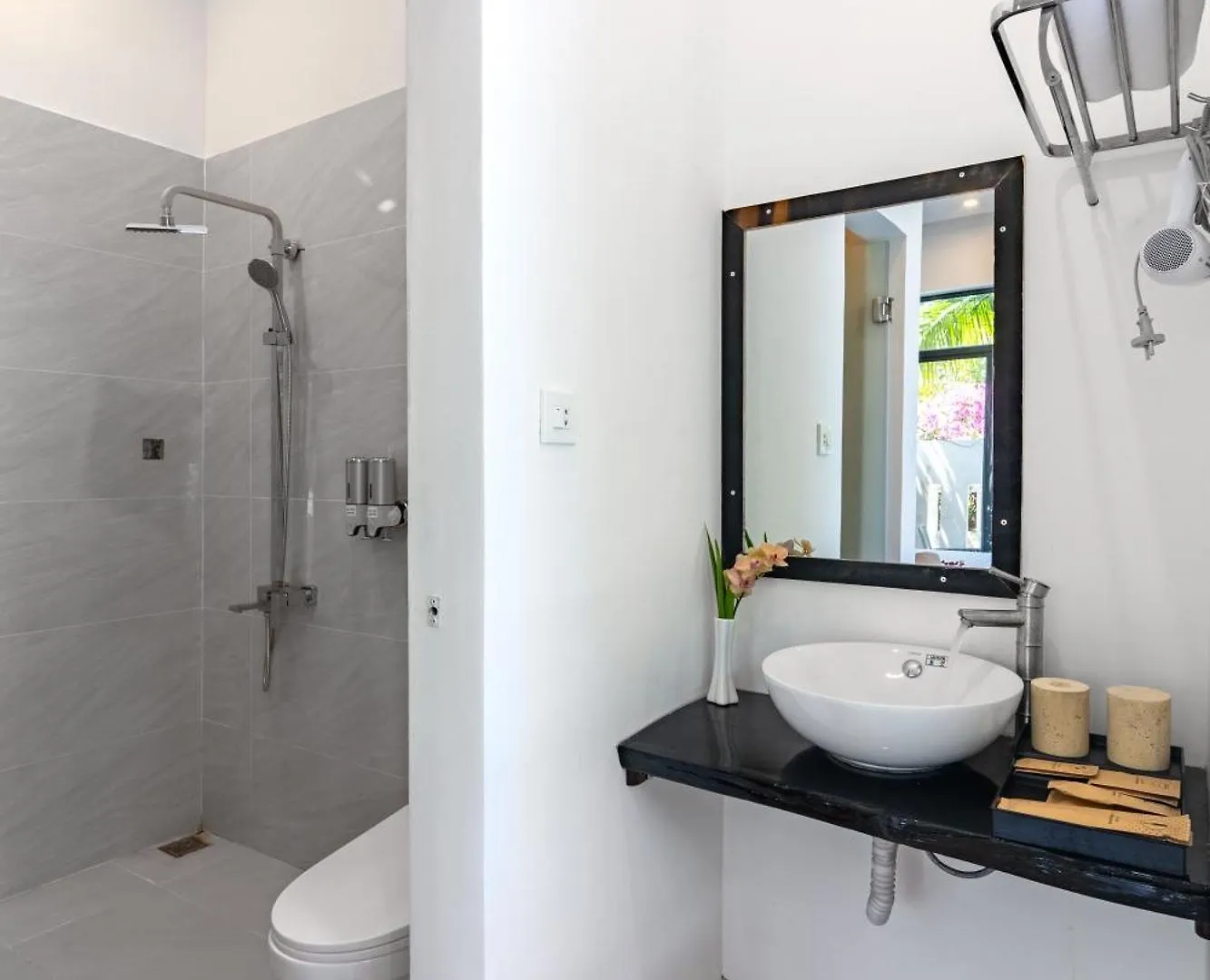 Vooc Signature Hotel Хойан 3*,