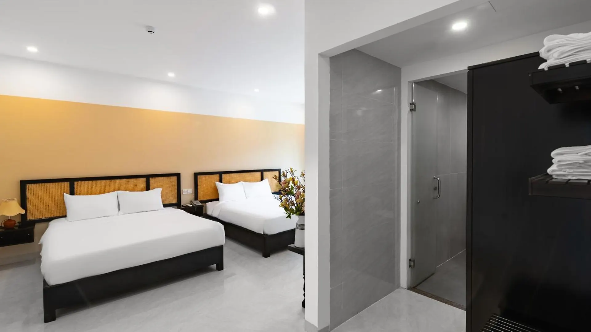 ***  Vooc Signature Hotel Хойан Вьетнам