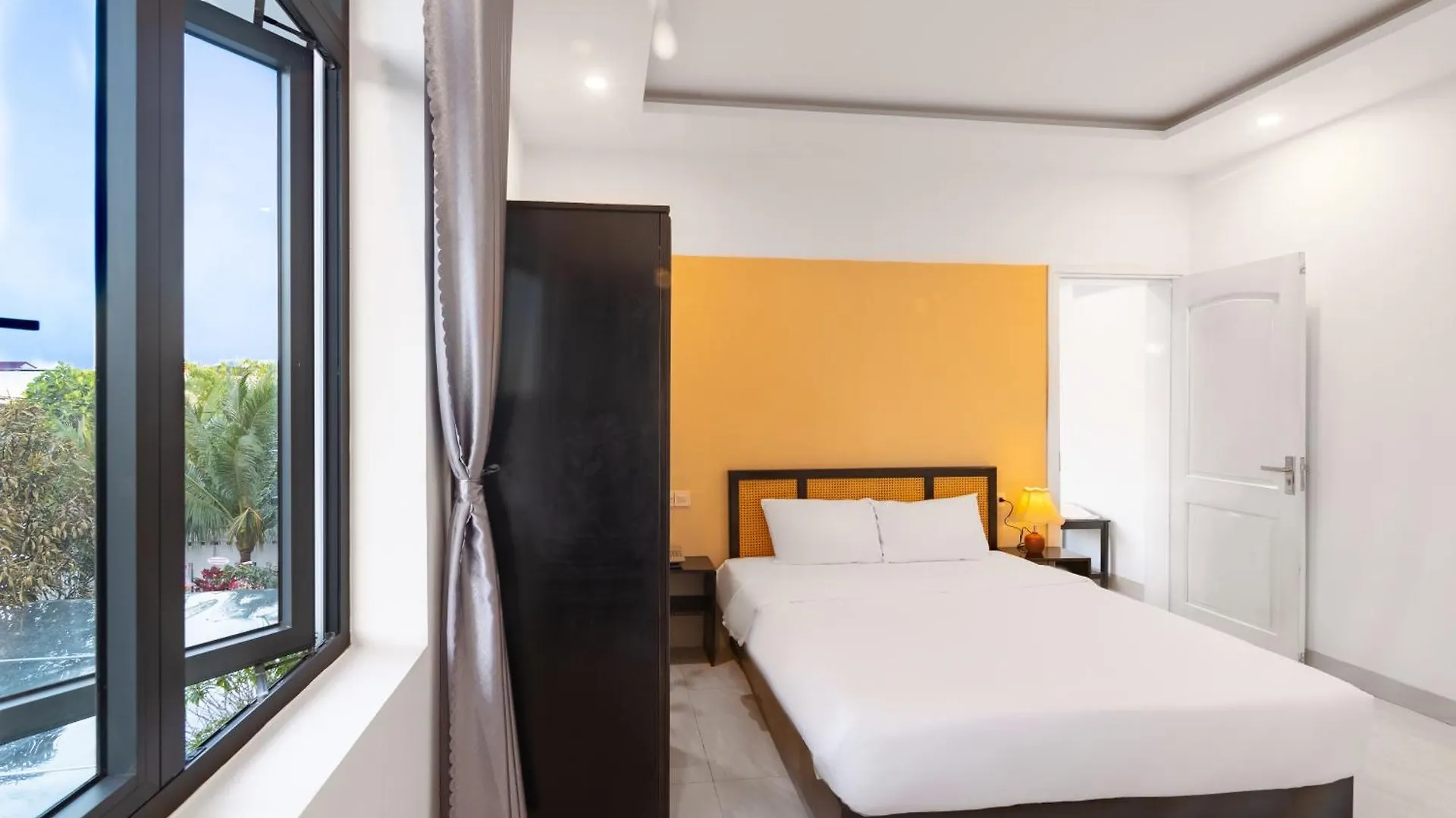 Vooc Signature Hotel Хойан