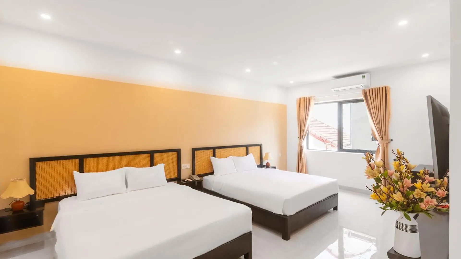 Vooc Signature Hotel Хойан